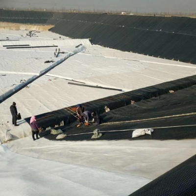 Ανθεκτικό στη διάτρηση κοντές ίνες μη υφασμένου προστατευτικού στρώματος γεωυφάσματος για προστασία κλίσης αναχώματος ποταμού