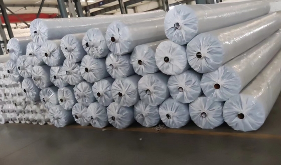 250g Υψηλή αντοχή στη τράβηξη Υφασμένο υφάσμα γεωτεξτύλου Επιμήκυνση 10% για τη μέγιστη αντοχή και αντοχή