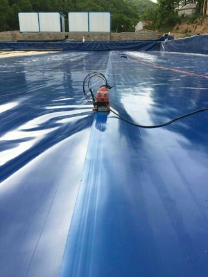 HDPE πισινών σκάφος της γραμμής 1.5mm Geomembrane μπλε υλικά οδόστρωσης