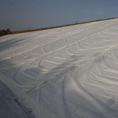 Μη υφαντό γεωύφασμα από πολυεστερικές κοντές ίνες, βελονοτρυπητό, για ενίσχυση οδοστρωμάτων