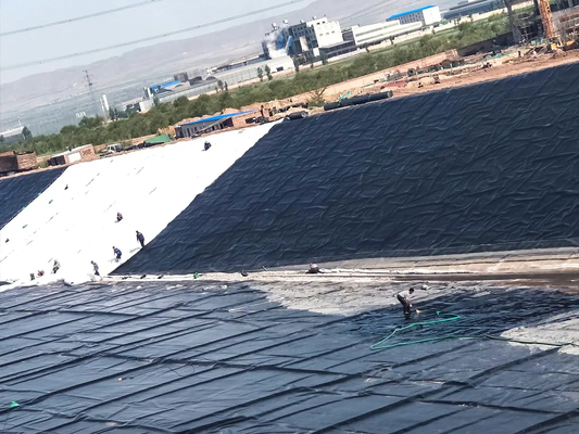 Επένδυση γεωμεμβράνης μαύρου HDPE με προστασία UV για κατασκευή τεχνητής λίμνης