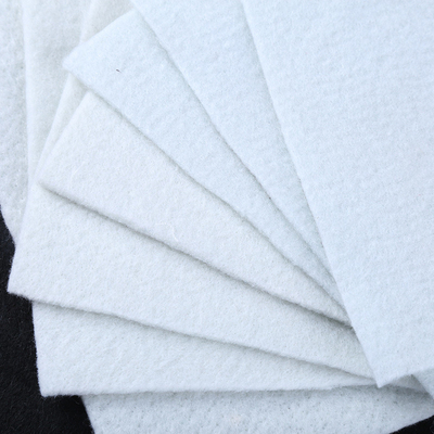 Η βελόνα τρύπησε το μη υφαμένο Geotextile υλικό Geofabric με διατρητική μηχανή PP PET